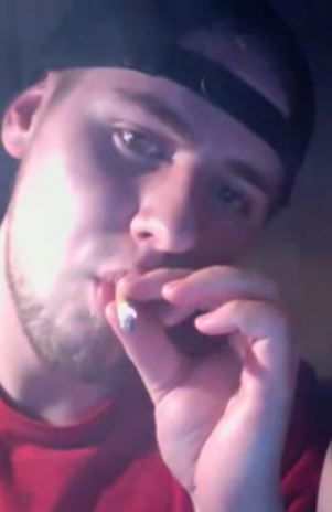 readyrednecks:  http://www.menwithcams.tumblr.com/ - self Nudeshttp://www.amateurhunks.tumblr.com/