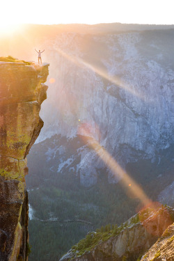 vurtual:  Glory (by blupic) 