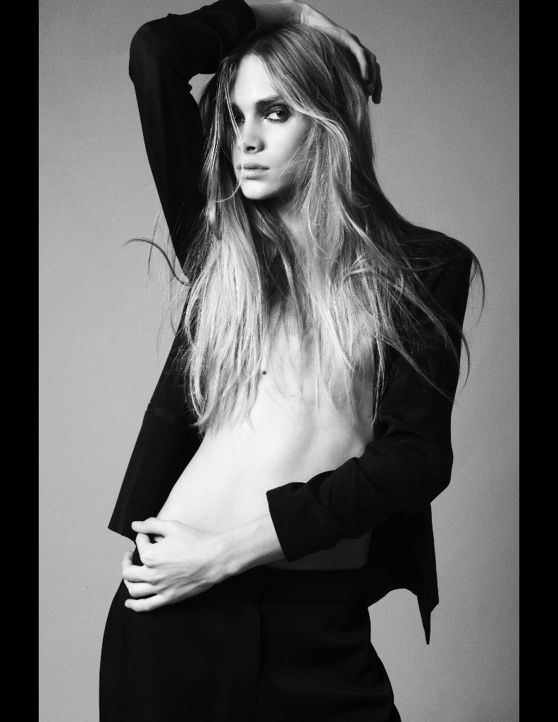 innastar89:  STAV STRASHKO - ELITE MODEL MILANO Source: http://www.elitemodel.it/1/5/3560.web