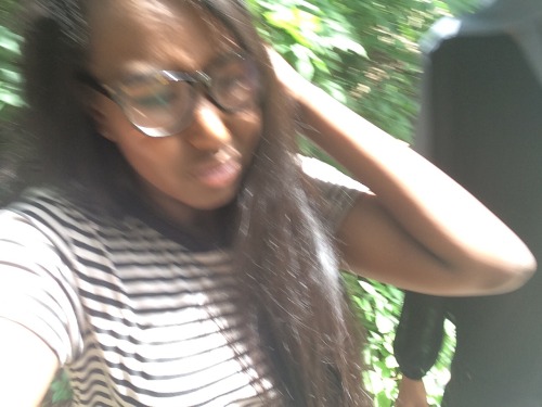 somalihottiee: so i had grad pics outdoors today