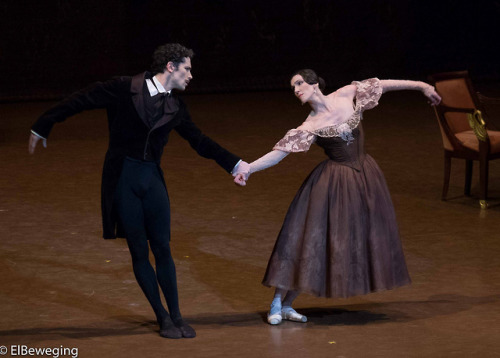 strechanadi: Laura Hecquet, Stephane Bullion Oneguine photo: El Beweging