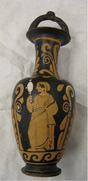 13/11/20Pictured: a red-figure Campanian bale amphora that depicts a woman on each side, each holdin