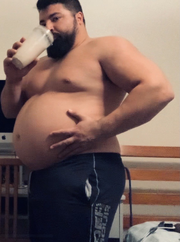 alphabelly:300 lbs comin’ in hot 🔥🔥🔥