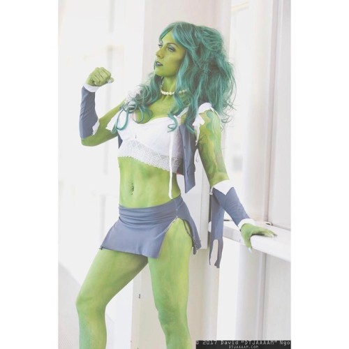 ikearstin: First shot of my new #SheHulk! // Con: @C2E2 #c2e2 / : @dtjaaaam / Bodypaint: @sjmascofx 