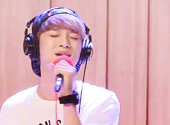 minyoongis:  Chen singing ’I Miss You’ by Kim Bumsoo 