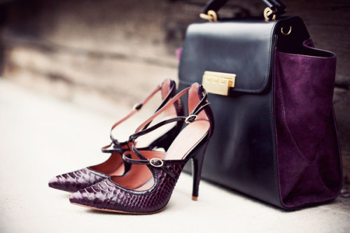 >> Zac Posen heels and bag. 