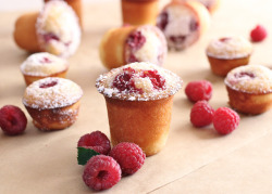 foodopia:  raspberry friands (small french