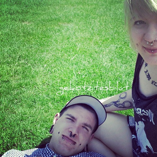 xxblutkotzxx:  schandenkind-jo  <3 Wundervolle Menschen :) 