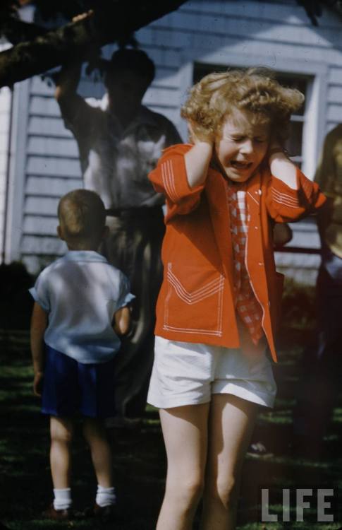 Not everyone enjoys firecrackers on the 4th of July(Nat Farbman. 1954)