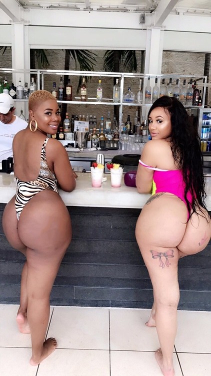 fletchertrowan: kittyraewhite:@thickbusiness X @kittyraewhite DoubleTrouble