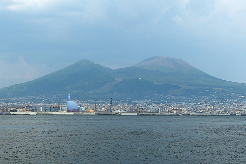 rockon-ro:During my recent visit to Italy, I rode on the ferry from Naples to Sorrento. I had the op