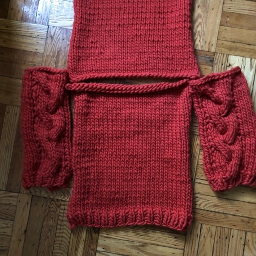 It snowed yesterday in NYC so I took the time to finish the knitting for the fortezza sweater I star