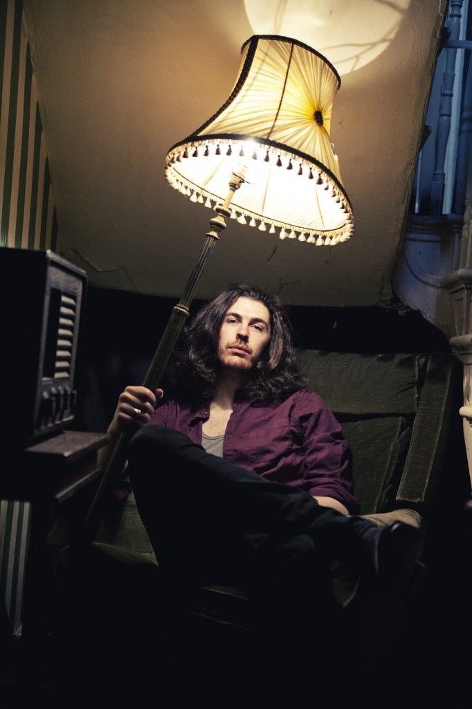 buzzkillbyrne:  if you don’t get the clapping right hozier comes and hits you with the lamp 