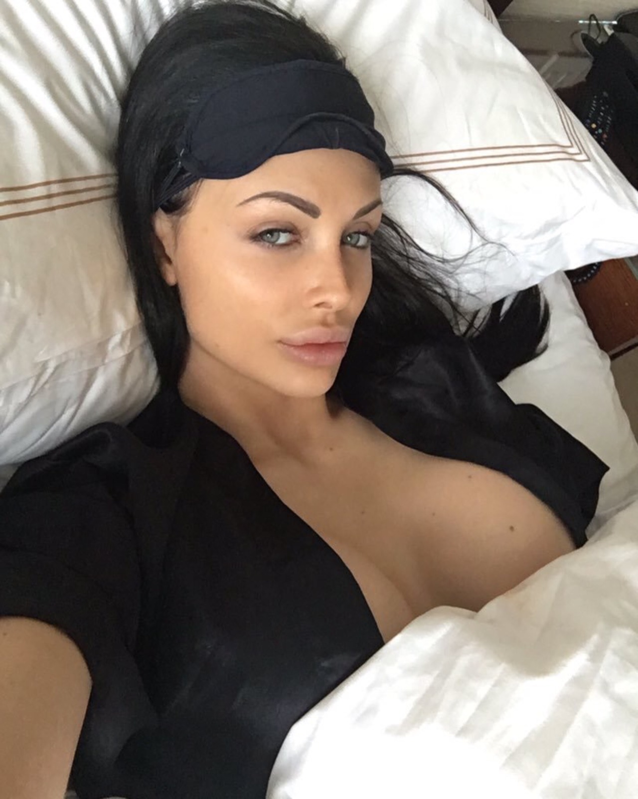 therealalettaoceanxxx:  Hate the jetlag ✈️😒