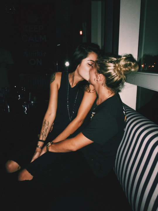 lesbiansgoal:  