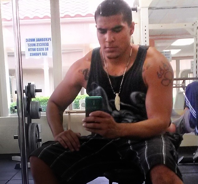 sextinguys:  collegeguykingdom:  Instagram trick…musical notes  He is such a stud!