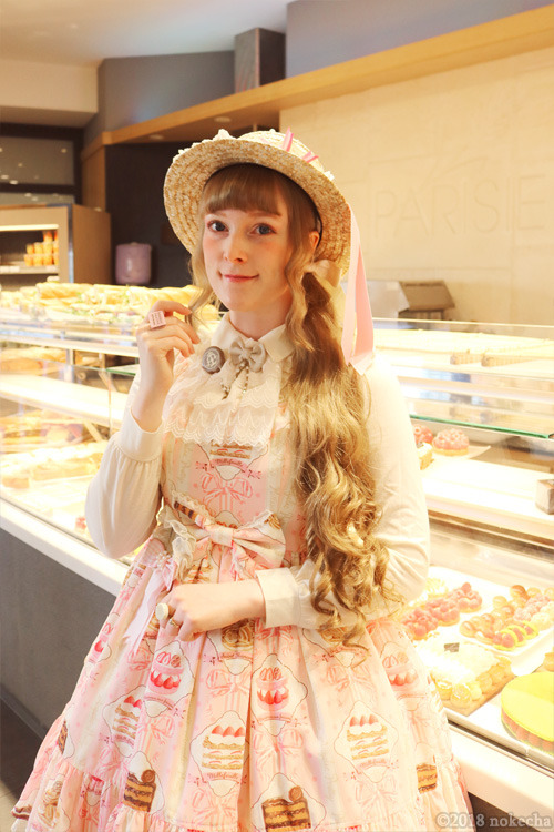 La ParisienneCutsew: Axes FemmeOthers: Angelic Pretty