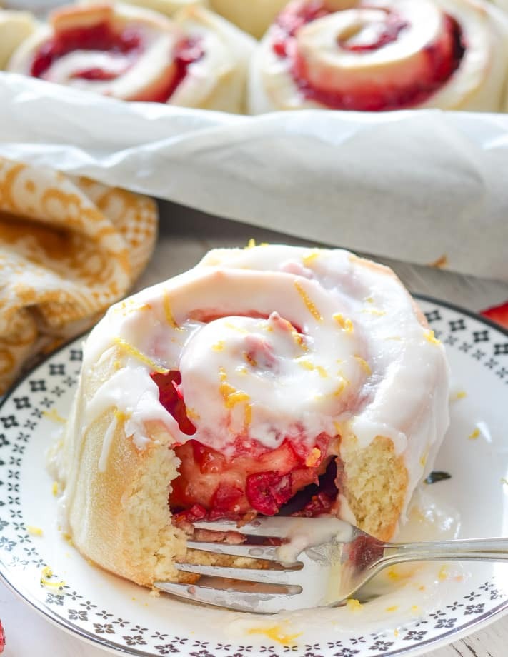 sweetoothgirl:  Sticky Lemon Strawberry Sweet Rolls  