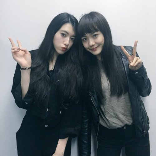 松井愛莉三吉彩花