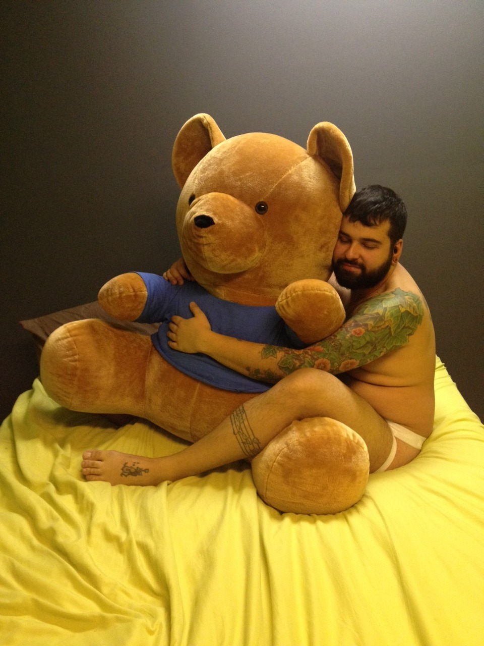 groovinglen:  Bears also love cuddles! 65