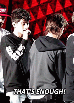 ohmy1zarry:  Zayn has his limit when it comes to the Macarena / x / 