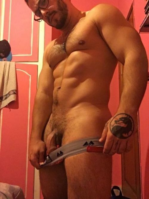 umcaraexagerado:  https://www.instagram.com/cleber_henrique_2/