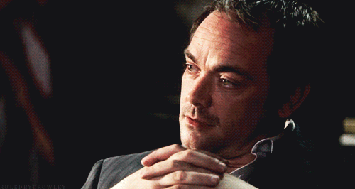 ruledbycrowley:  Mark Sheppard as Rupert Stone↳ Shark (2.15 - One Hit Wonder)