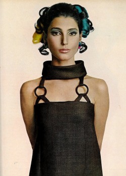 thatssooldfashions:  Vogue 1967, dress by Christian Dior, photo by Avedon. 