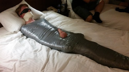 https://lovetapebondage.tumblr.com/post/121585016301