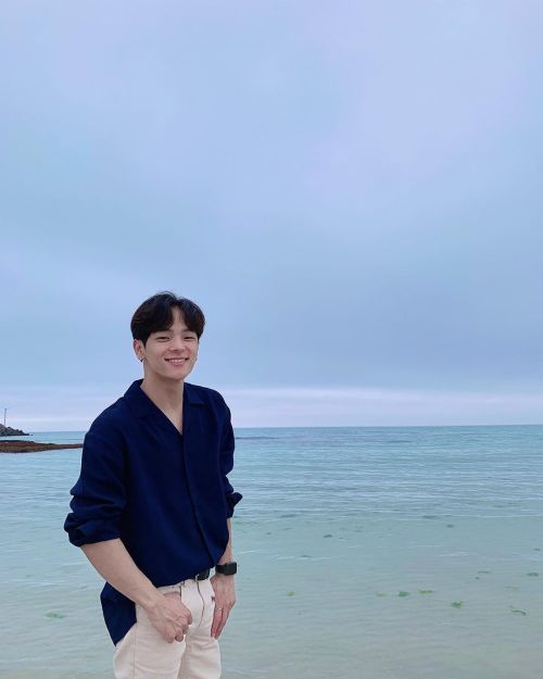 woojinupdate:woooojin0408: End of Jeju Island*✈️ *Probably meant as in end of his trip there. transl