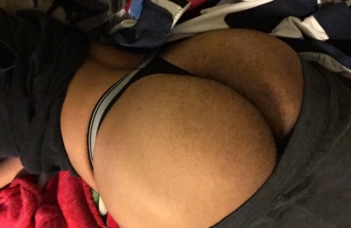 thejhonnyd:  thejhonnyd:  htownlatino14:  This is one sexy Htown bottom ❤ Thanks 🖤 🍑🍑 @bottomgame @h  When the crush reblogs your booty😜🖤  My boy! Check him out show 🖤