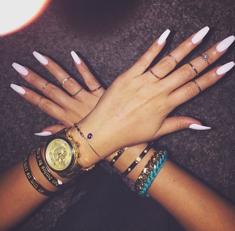 bombshellssonly:  @nicoleguerriro