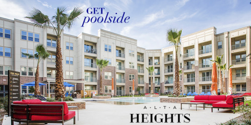 Getting ‪poolside‬ at ‪Alta Heights Apartments feels almost beachside with our beach-entry pool