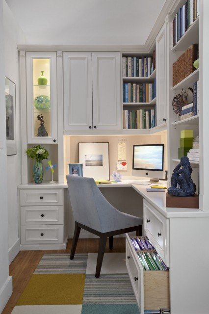 designmeetstyle:  Turn an unused corner or nook into a desk area with storage. Built-ins, while lovely, aren’t necessary. Achieve the same functionality with a free-standing desk, some bookshelves, or a custom shelving system. Image via WeHeartIt