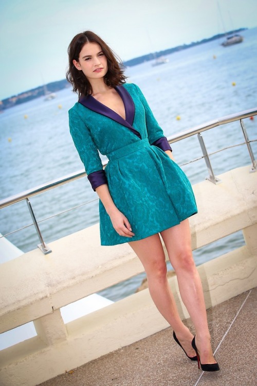 Lily James Follow celebrity-legs-and-heels.tumblr.com/ for more! (via Lily+04.jpg (1365×