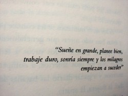 nopuedoevitarsonreir:  Pero sobre todo, sonría siempre. 