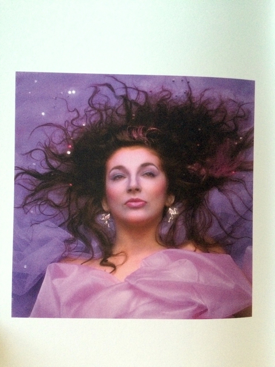 janinamari:  Kate Bush, Hounds of Love cover session in 1985. Does it get any better?