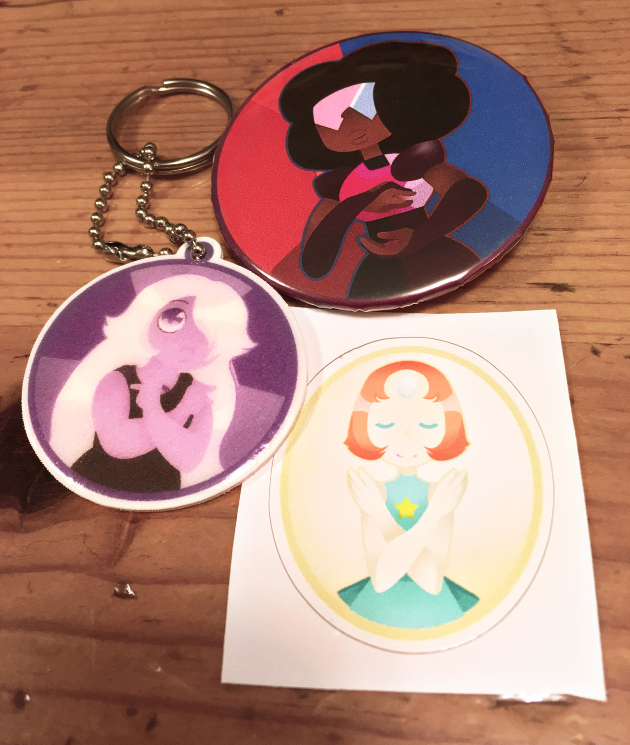 Y’AAAAAALLLL check out my new merch! The Steven Universe sticker/keychain/pin shaped