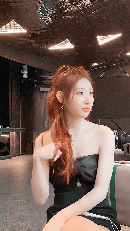 Chaeryoung Lockscreens (itzy)