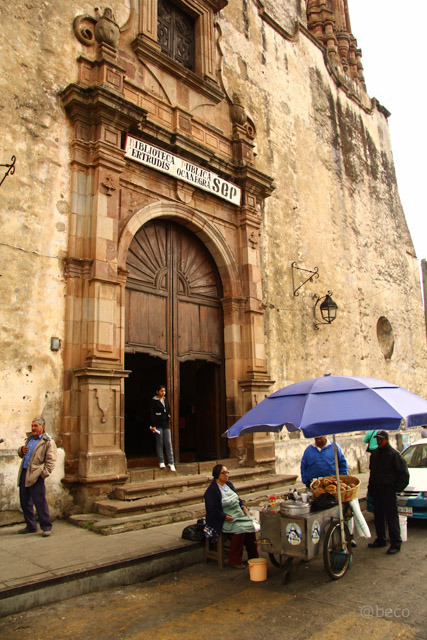 bookporn:  A church turned into a library In Pátzcuaro, Michoacán, the Ex Convento