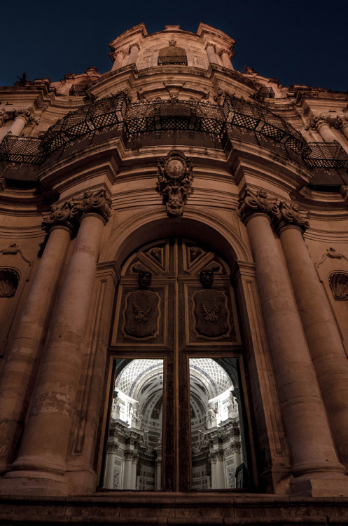 Open Doors da Alex LieyTramite Flickr:Scicli / Sicilia