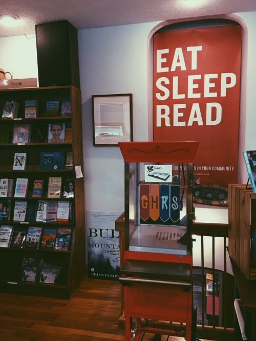 stephaniecheryl:books and cats and books and cats (City Lights Bookstore, Sylva, NC) 