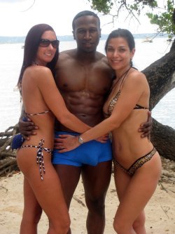 hedonismjamaica:  Girsl pose for a pic with