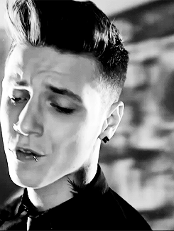 rachelrararachel-deactivated201:  Andy Black || They Don’t Need To Understand 