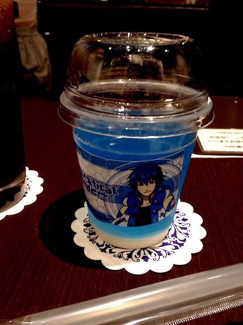 yukipri:  Last full day in Japan, found out about the special DMMd collaboration with Patisserie Swallowtail in Shinjuku last minute, and managed to squeeze in a quick visit!  I guess the anime art can look decent, when it’s not being animated… 