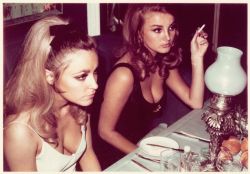 themaninthegreenshirt: Sharon Tate and Barbara Bouchet, Playboy London Club Casino 1966