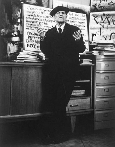 Marthe Prévot: Entracte, Portraits of the artist Raoul Hausmann, 1967.Hausmann reciting the sound-po