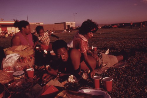 imransuleiman:  A Black family enjoys a picnic during the summer at Chicago’s 12th street beach on l