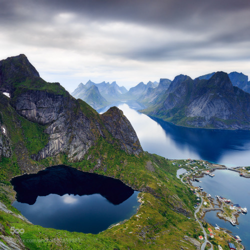 Reinebringen, Lofoten, Norway by svenbroeckx