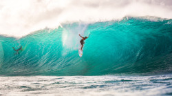 infinitesurf:  gabriel medina, pipeline //